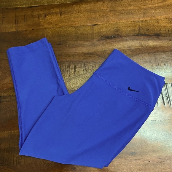 Nike Dri-Fit Legend Leggings - Medium - Picture 1 of 2